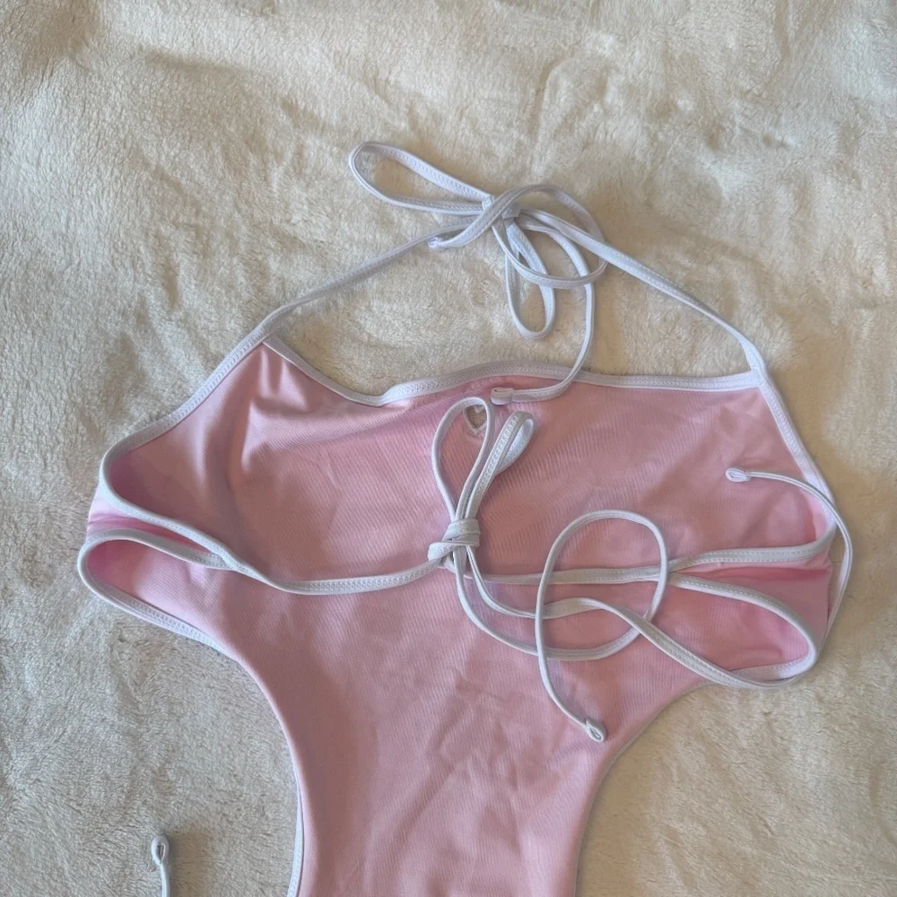 New! Frankie’s Bikinis Amalia One Piece Monokini Pink Heart 45647